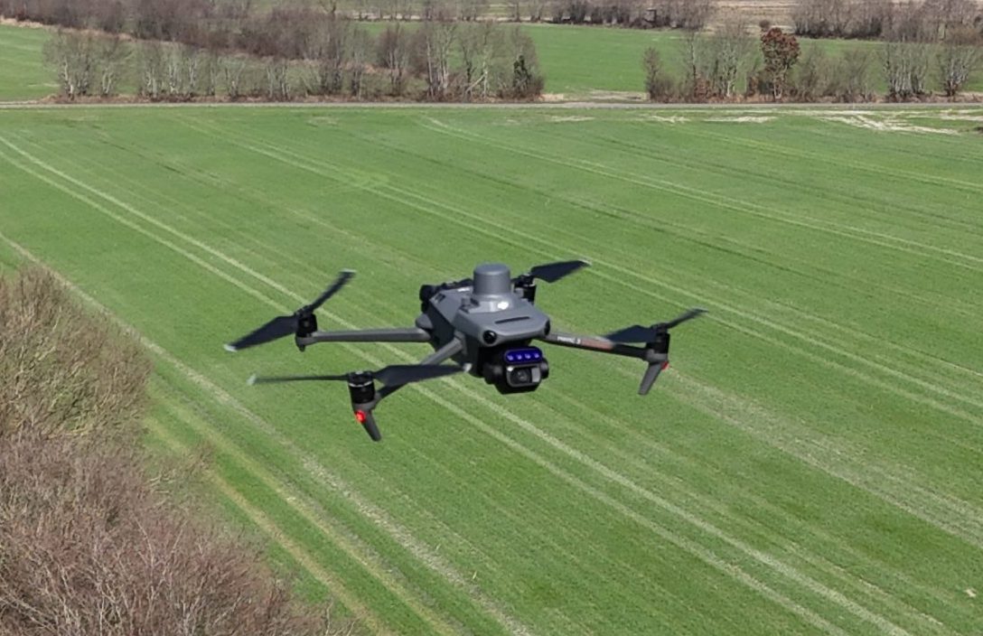 drone, dji, in flight, flight, campaign, green, outdoors, drone, drone, drone, drone, drone
